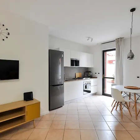Caseospitali - Casa Cri&eli, Super Trilocale Con Terrazzo In Zona Lambrate Per 5 Appartement