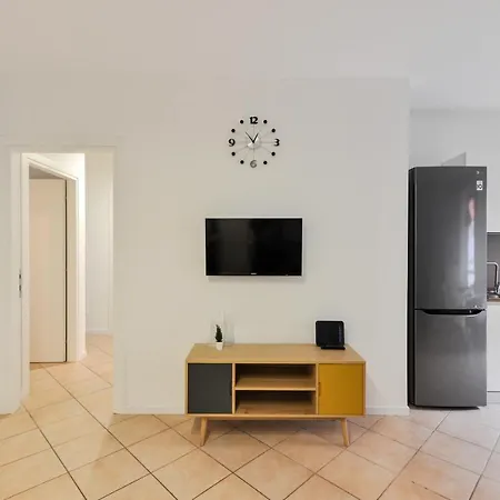 Appartement Caseospitali - Casa Cri&eli, Super Trilocale Con Terrazzo In Zona Lambrate Per 5 Milaan